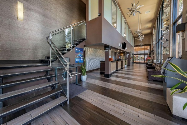 Best Western Plus Stovall's Inn Main image